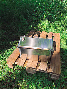 Коптильня малая из нержавеющего металла с гидрозатвором 46*26*26 см. 2 мм (Нержавейка)