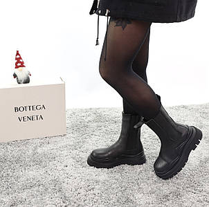Зимние женские кожаные ботинки Bottega Veneta Triple Black (Кожаные сапоги Боттега на меху черного цвета)