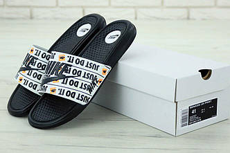 Сланцы Найк черно-белого цвета