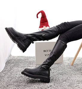 Зимние кожаные высокие сапоги Bottega Veneta Triple Black (Модные сапоги на меху и на молнии Боттега черные)